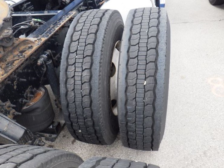 2017-volvo-vnl300-image-7