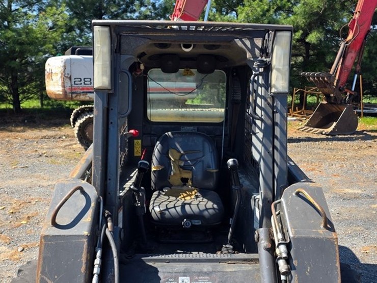 new-holland-l175-image-30