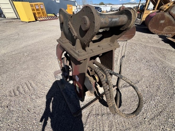 2020-allied-2300-plate-compactor-image-5