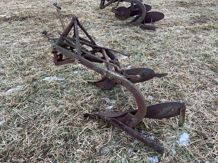 two-bottom-fordson-plow-image-4