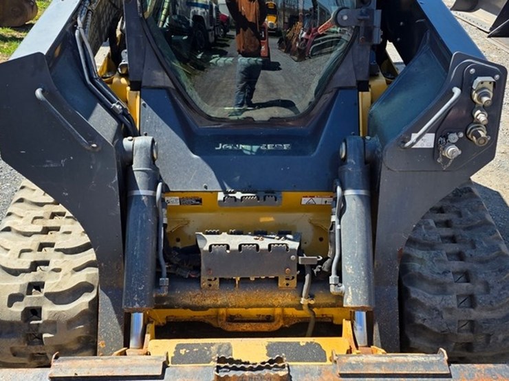 2018-deere-331g-image-39