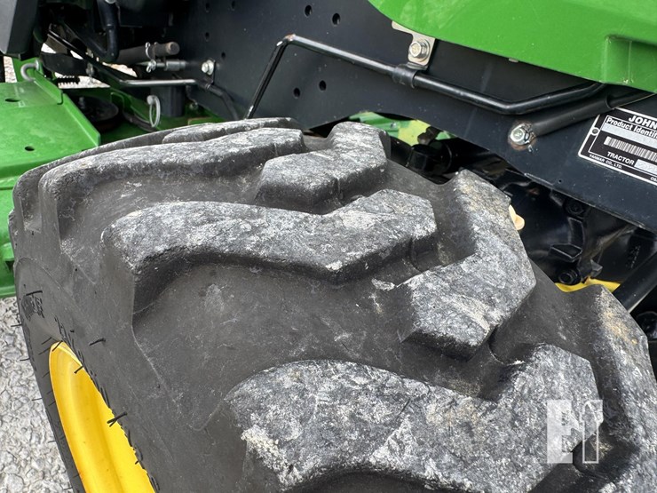 2025-john-deere-2025r-image-4