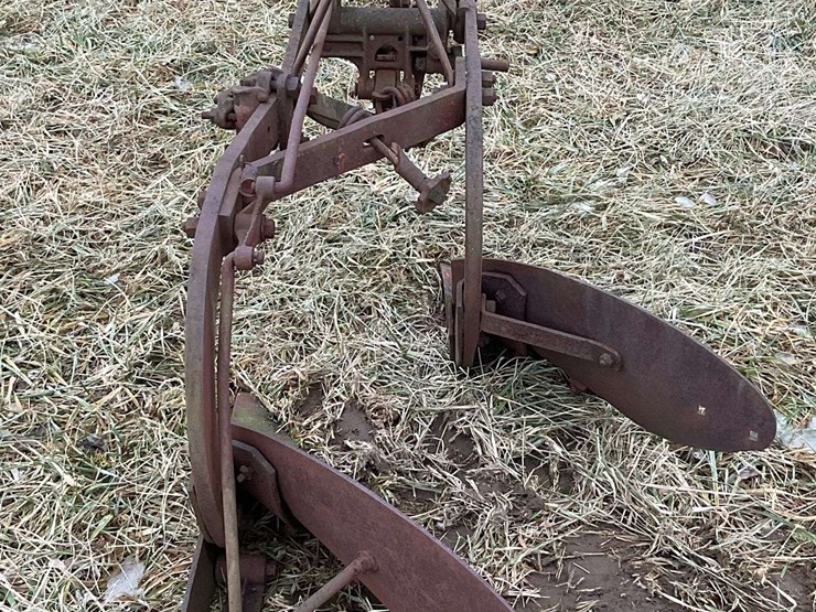 two-bottom-fordson-plow-image-4