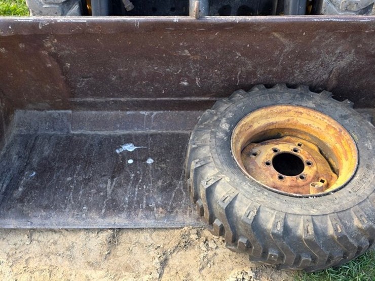 1988-new-holland-l555-image-32