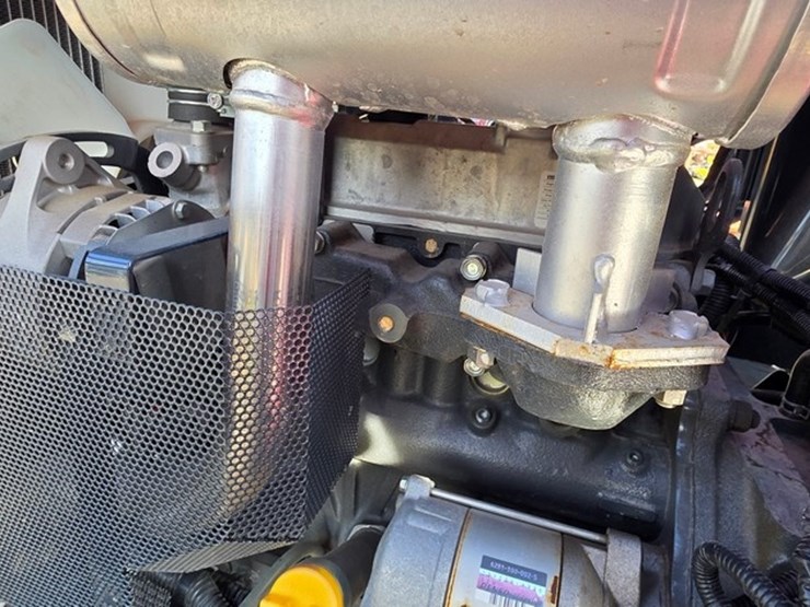 2022-massey-ferguson-1825e-image-38