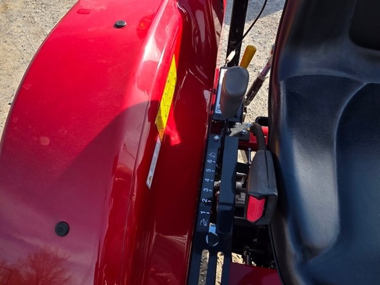 2022-massey-ferguson-1825e-image-43