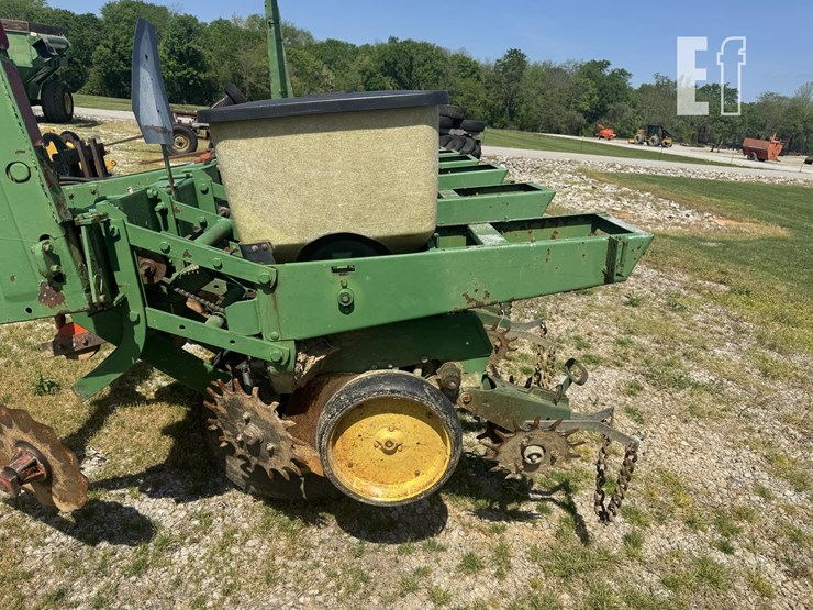 john-deere-7000-image-14
