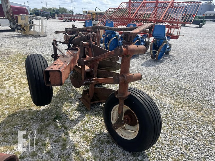 international-720-image-3