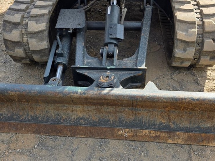 2020-new-holland-e57c-image-39