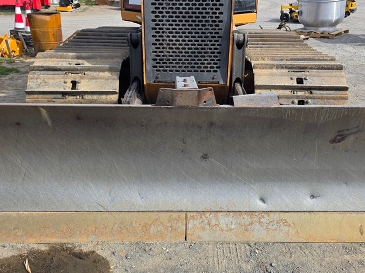 2016-case-750m-lgp-image-50