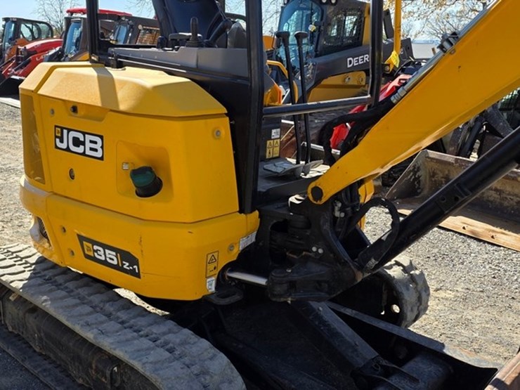 2021-jcb-35z-1-image-35