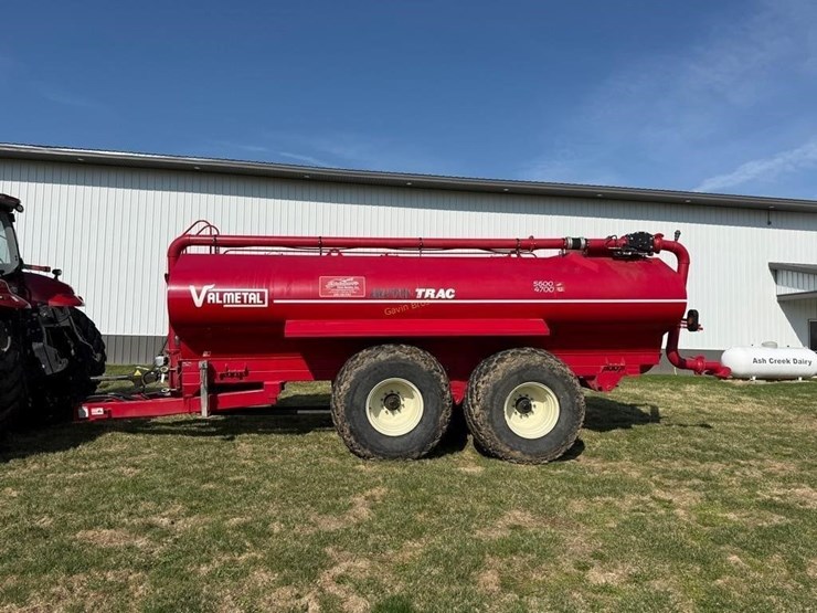2023-valmetal-auto-trac-5600-gallon-manure-tanker-image-1