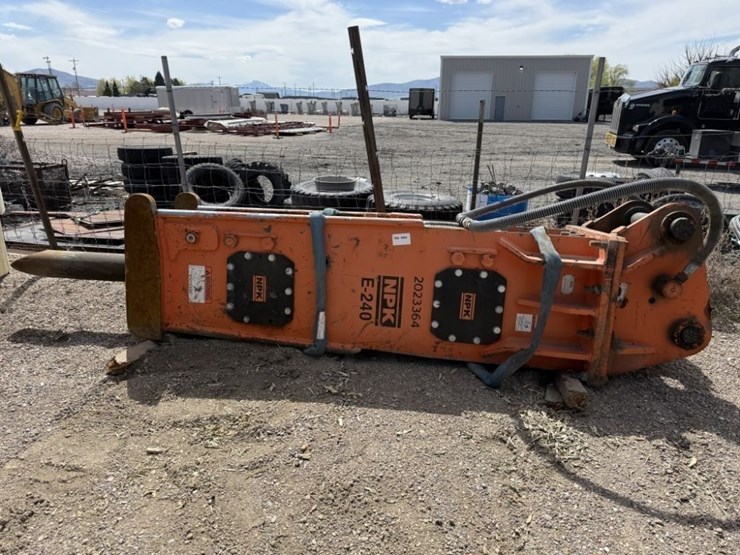 npk-e-240-hydrauliic-hammer-image-1