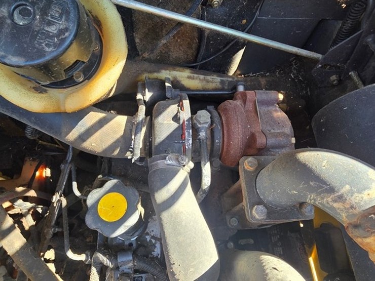 new-holland-l175-image-34