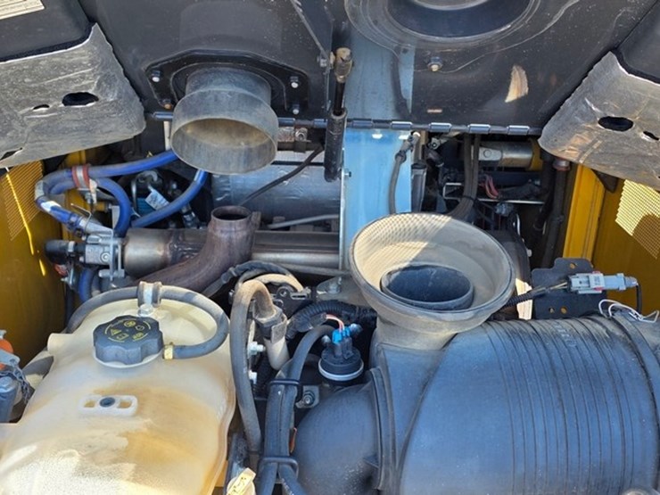 2018-deere-331g-image-42