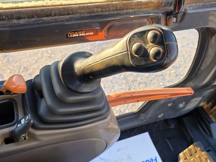 2014-case-cx160c-image-89