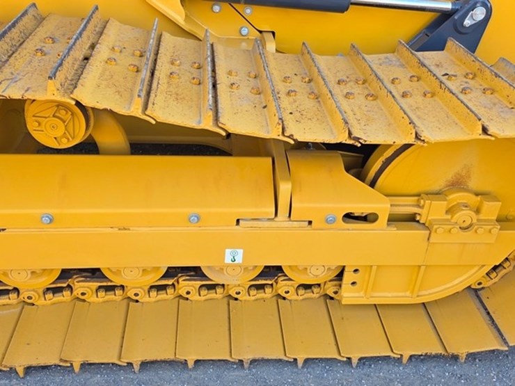 2023-deere-550-lgp-image-38