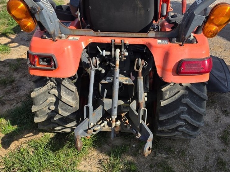 2014-kubota-bx1870-image-15