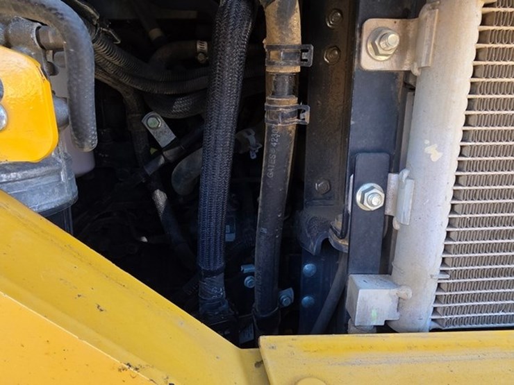 2018-deere-331g-image-43