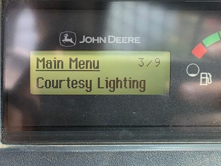 2014-deere-326e-image-68