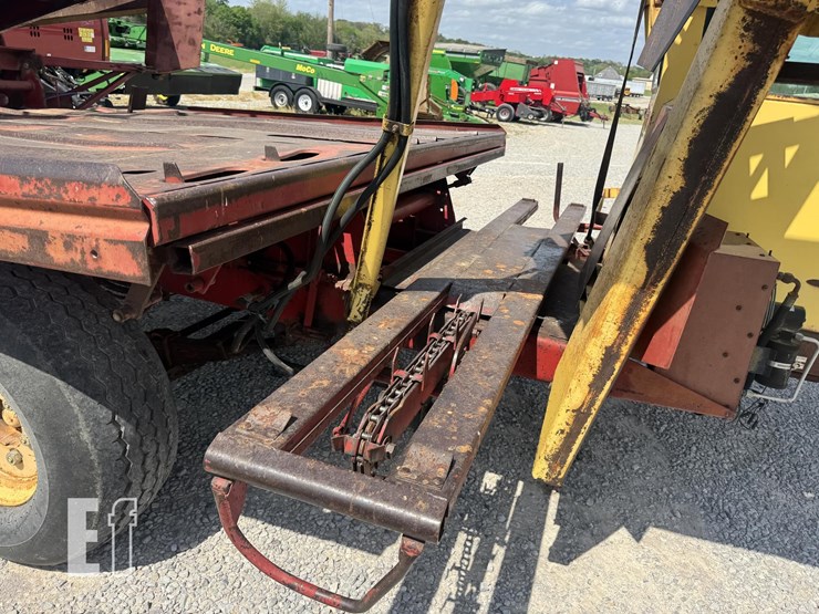 new-holland-1069-image-6