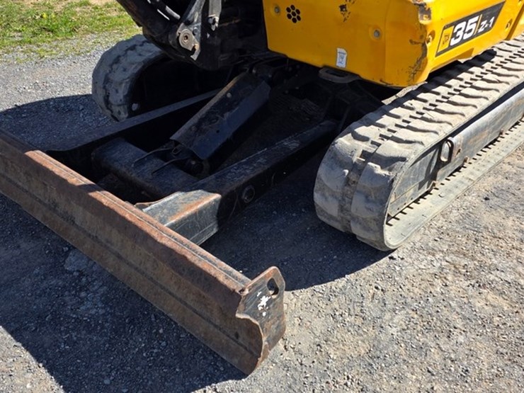 2021-jcb-35z-1-image-11