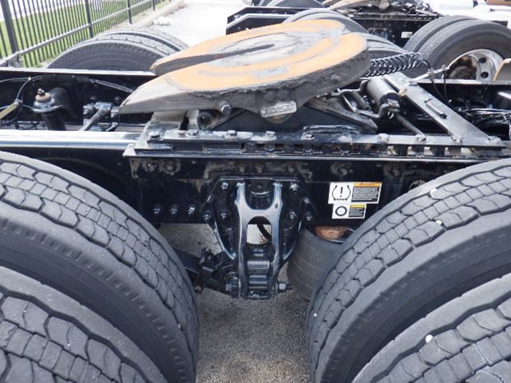 2022-kenworth-t680-image-9