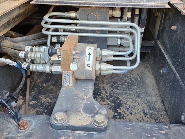 2014-case-cx160c-image-68