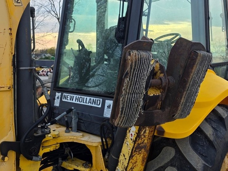 2009-new-holland-b95b-image-17