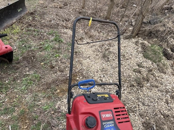 toro-snow-blower-image-3