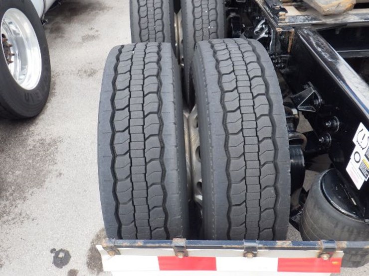 2022-kenworth-t680-image-13