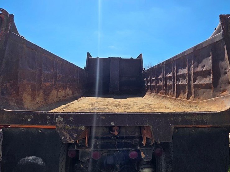 1974-white-construcktor-image-18