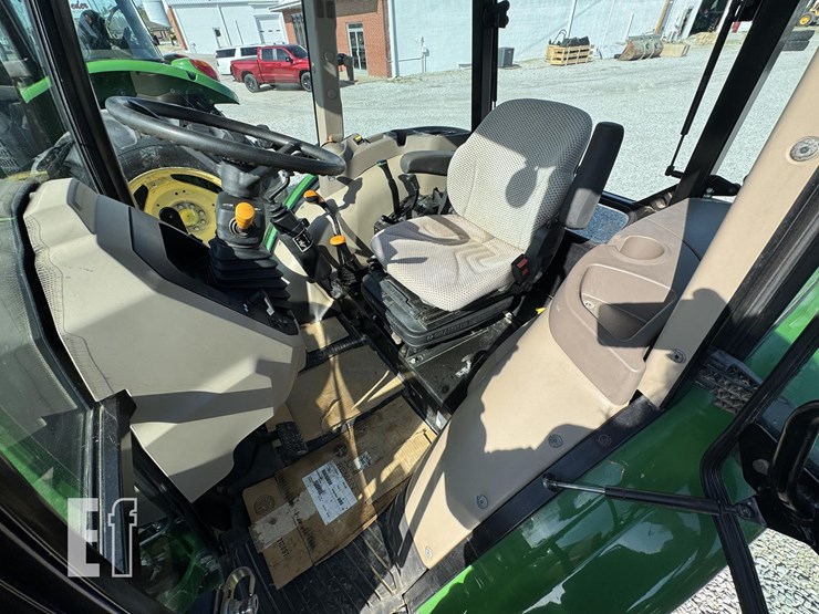 2022-john-deere-5055e-image-13