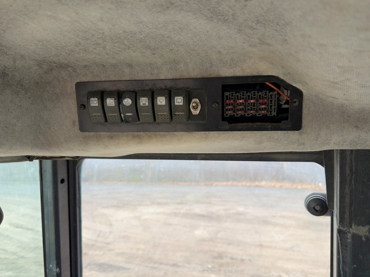 1997-caterpillar-426c-image-29