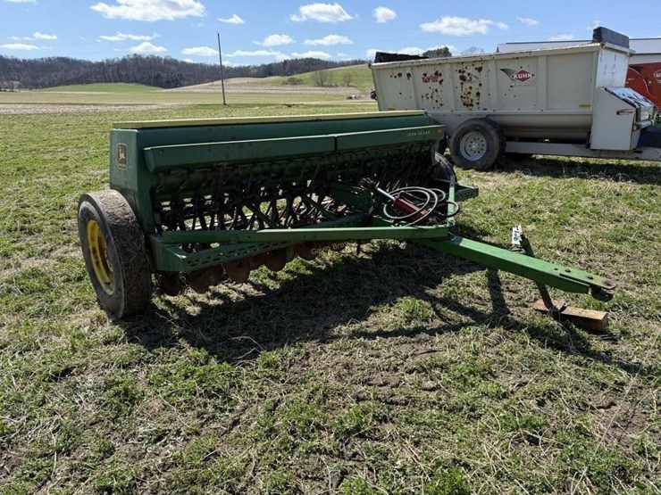 john-deere-8200-image-1