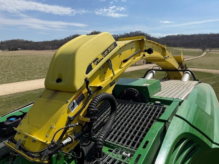 2019-john-deere-9700i-image-31