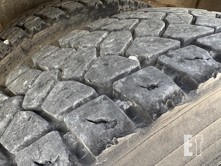 2000-caterpillar-3126-image-13