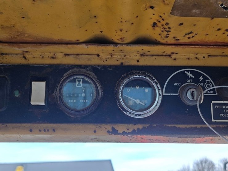 1988-new-holland-l555-image-44