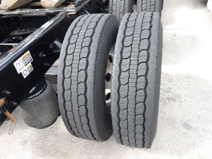 2022-kenworth-t680-image-8