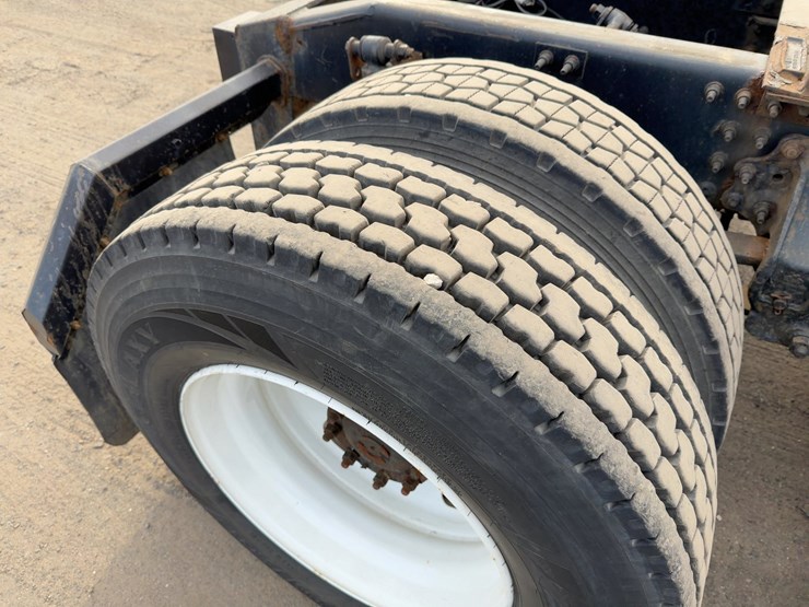 2013-mack-pinnacle-cxu613-image-16