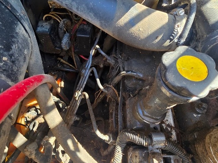 new-holland-l175-image-35