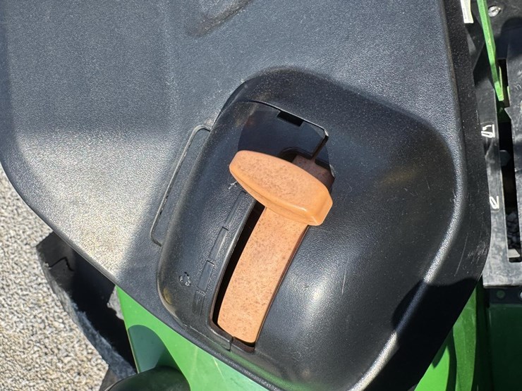 2022-john-deere-5055e-image-15