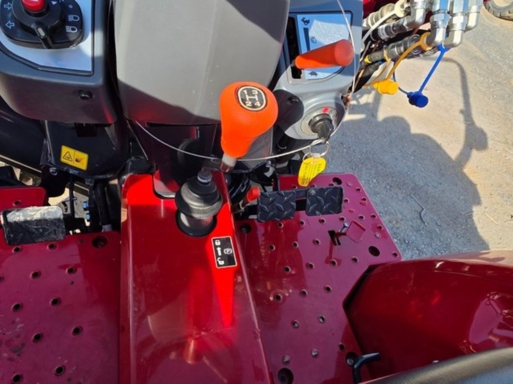 2022-massey-ferguson-1825e-image-45