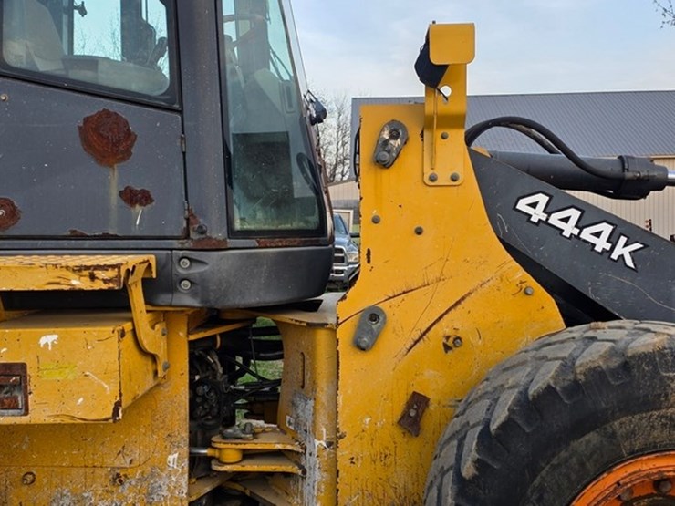 2012-deere-444k-image-32