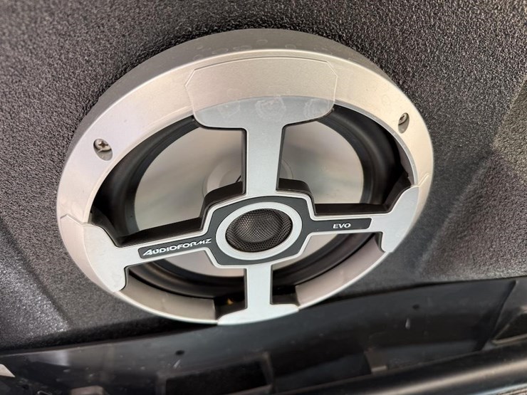 2022-general-polaris-image-10