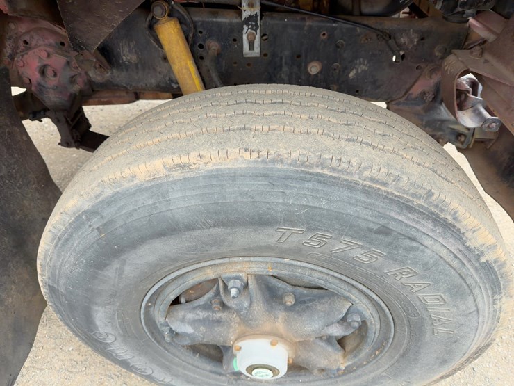 1970-ford-8000-image-11