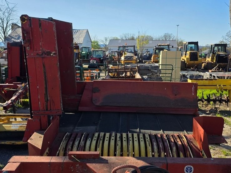 new-holland-166-image-16