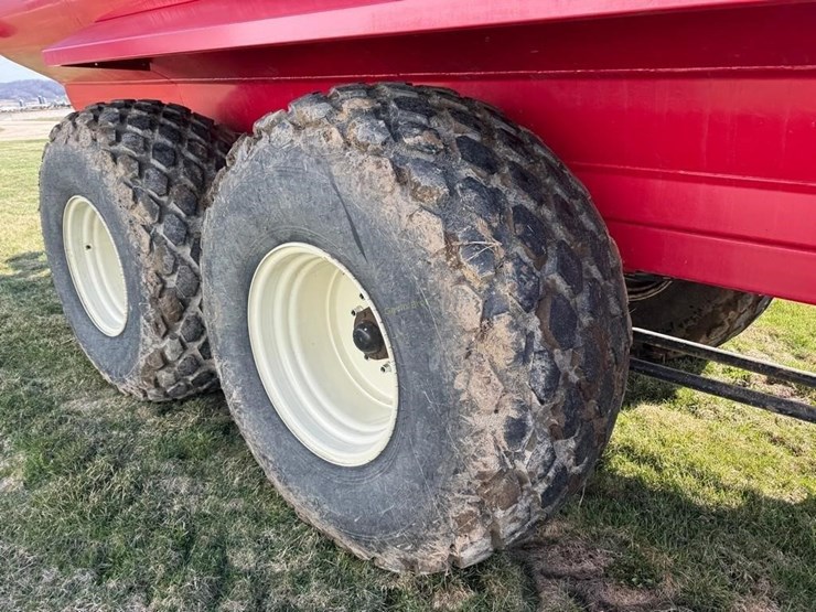 2023-valmetal-auto-trac-5600-gallon-manure-tanker-image-16