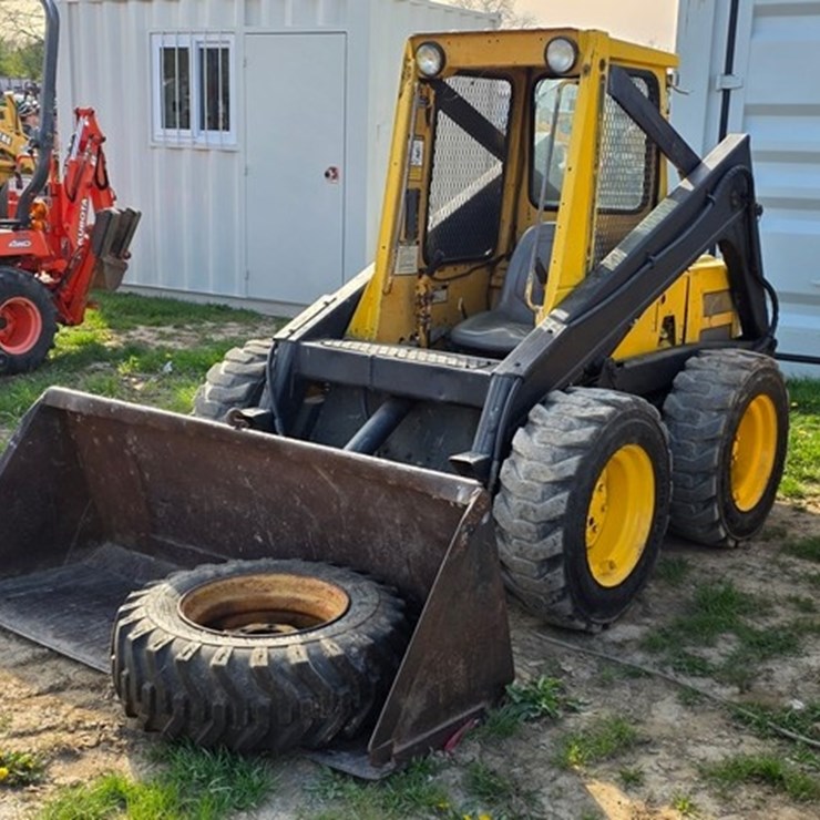 1988 NEW HOLLAND L555