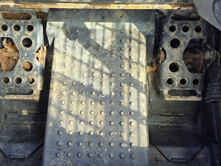 2015-bobcat-t450-image-45